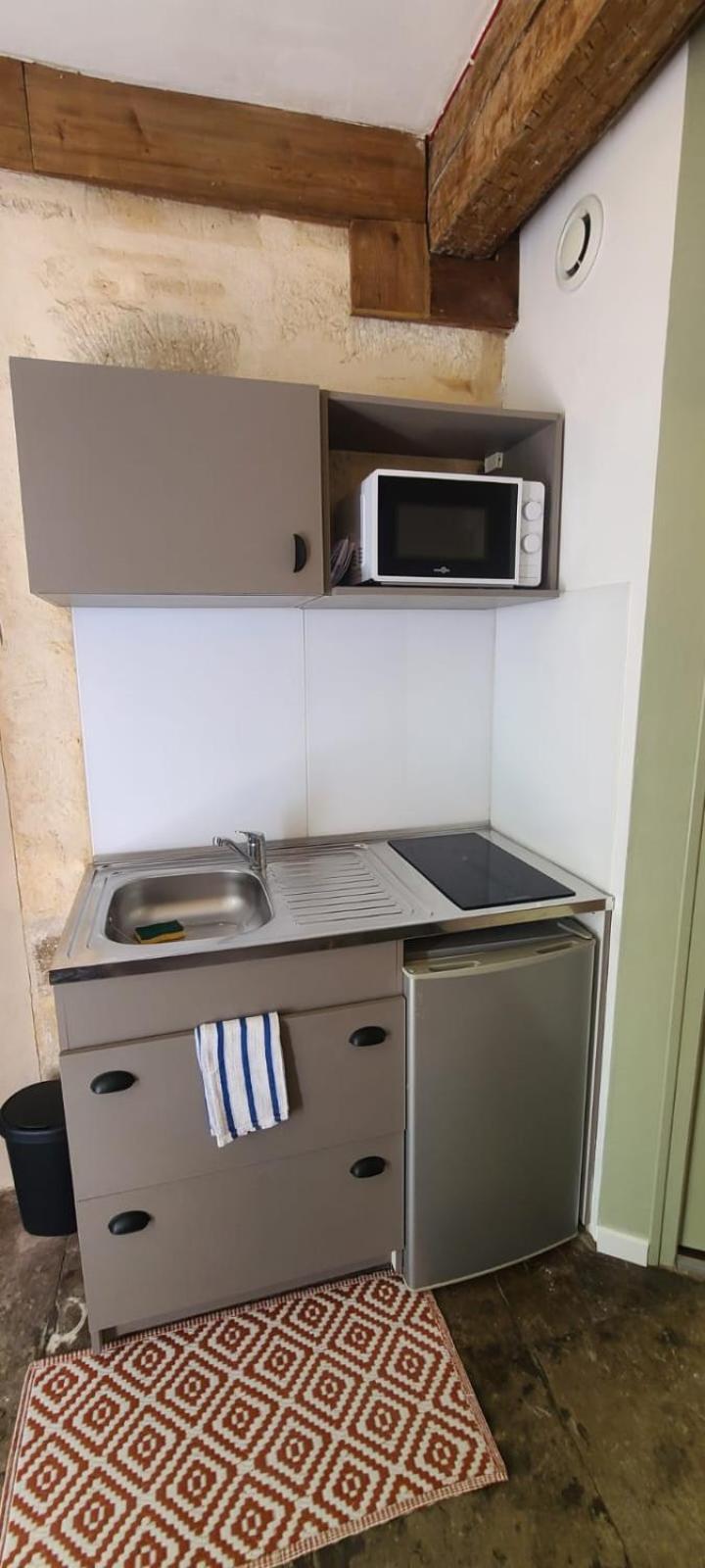 Studio Au Coeur Historique De Montpellier, 2 Personnes Et Wifi Exterior photo